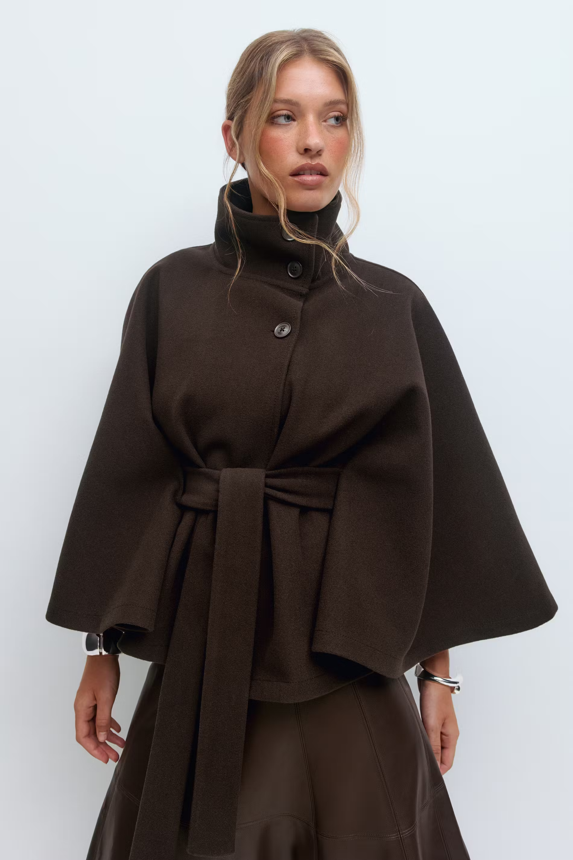 Loreza Cape Coat | Elegant Women’s Coat with Belt & High Collar